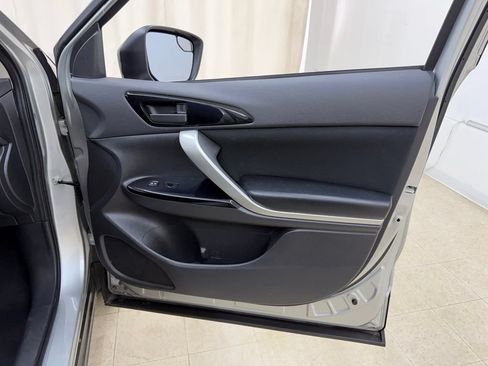 Used 2024 Mitsubishi Eclipse Cross LE AWD/4WD image 9