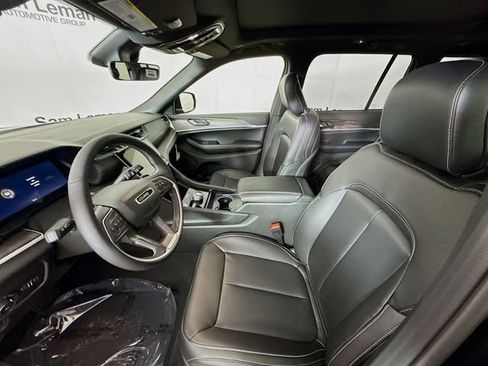 New 2025 Jeep Grand Cherokee Limited image 19
