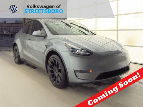 Used 2024 Tesla Model Y Long Range image 1