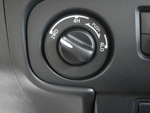 Used 2025 Nissan Frontier PRO-4X AWD/4WD image 38