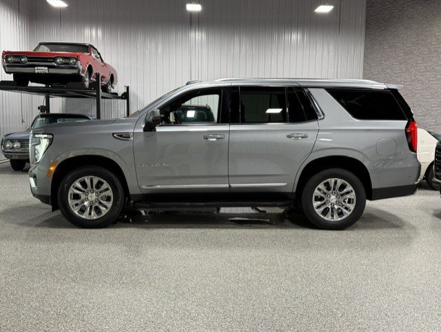 Certified 2025 GMC Yukon Denali AWD/4WD image 2