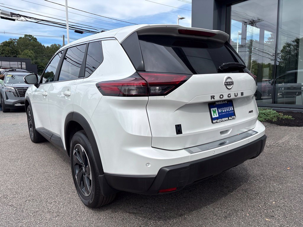 Certified 2026 Nissan Rogue SV AWD/4WD image 8
