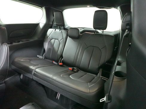 New 2027 Chrysler Pacifica Select FWD image 24