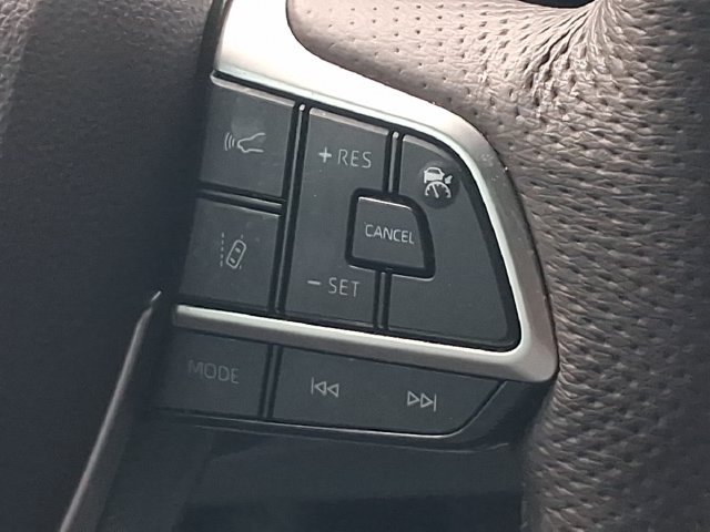 Used 2024 Toyota Sienna Platinum FWD image 15