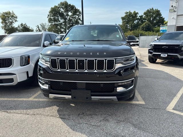 Used 2023 Jeep Wagoneer L Series III w/ Premium Group I AWD/4WD image 4