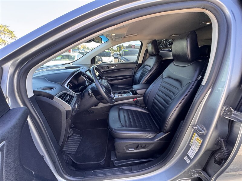 Used 2020 Ford Edge SEL FWD image 28