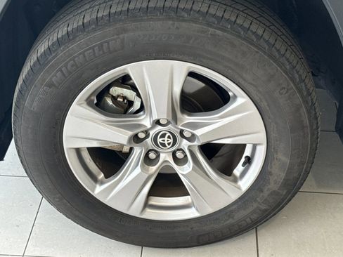 Used 2025 Toyota RAV4 XLE image 15