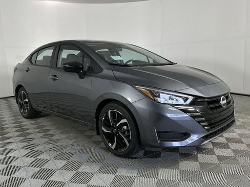 New 2025 Nissan Versa SR w/ Trunk Package FWD image 2