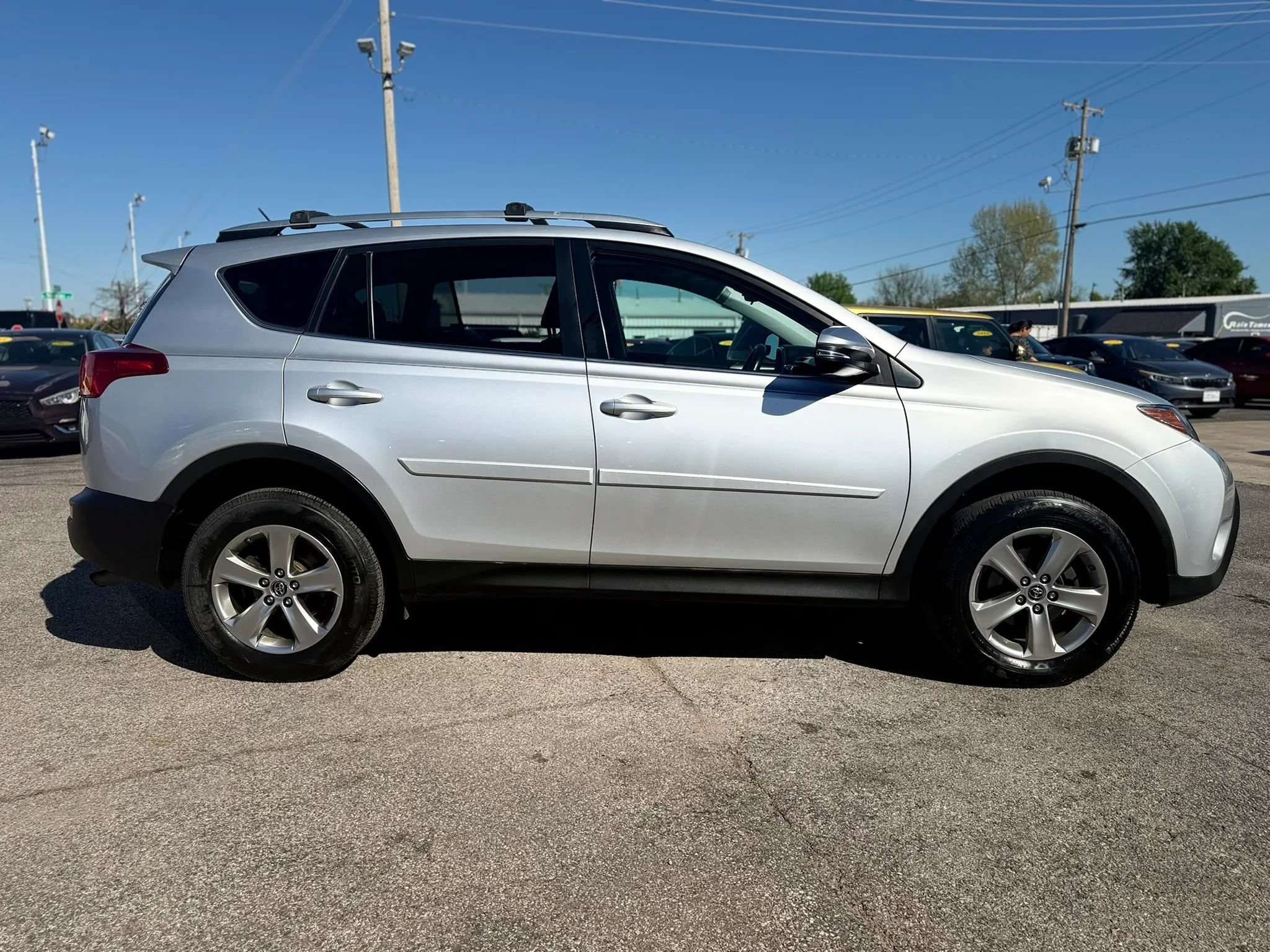 Used 2015 Toyota RAV4 XLE AWD/4WD image 3