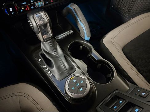 Used 2023 Ford Bronco Wildtrak image 17