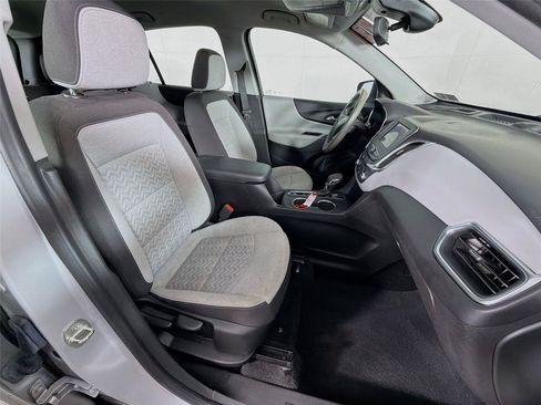 Used 2022 Chevrolet Equinox LS AWD/4WD image 29