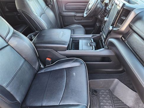Used 2024 RAM 2500 Limited image 10