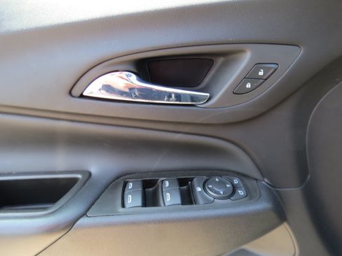 Used 2024 Chevrolet Equinox LT AWD/4WD image 17