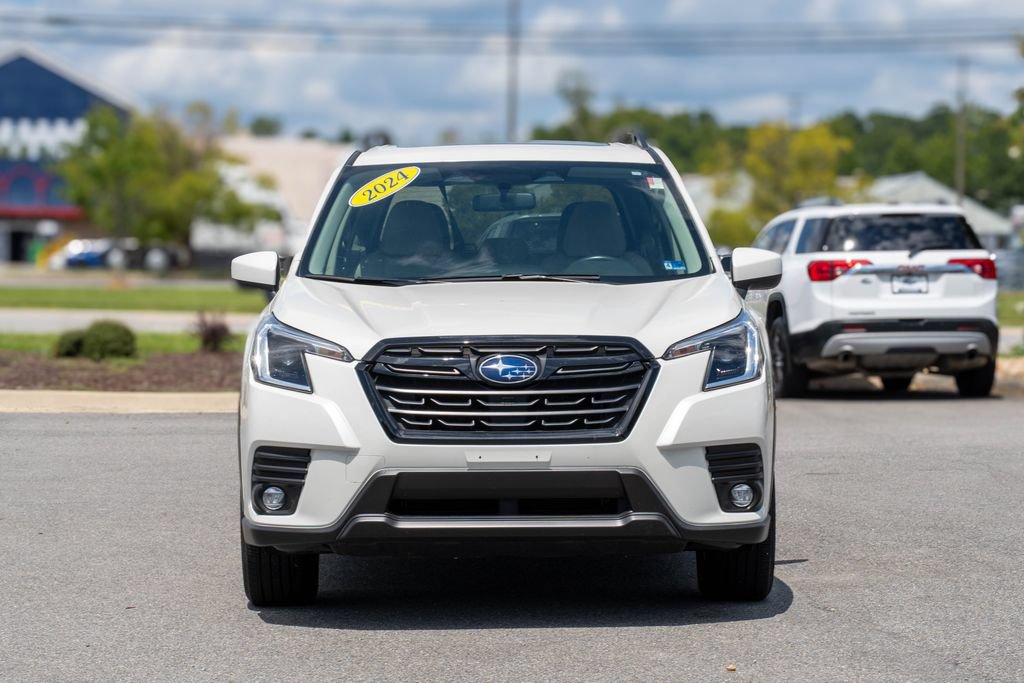 Used 2024 Subaru Forester Premium AWD/4WD image 2