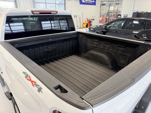 Used 2023 Chevrolet Silverado 1500 LTZ AWD/4WD image 6