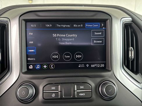 Certified 2022 Chevrolet Silverado 1500 RST w/ Redline Edition AWD/4WD image 15