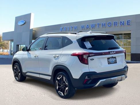 Used 2024 Kia Seltos SX w/ SX Sunroof Package AWD/4WD image 4