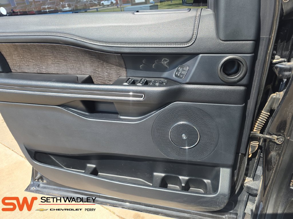 Used 2020 Ford Expedition Limited w/ Equipment Group 302A AWD/4WD image 28
