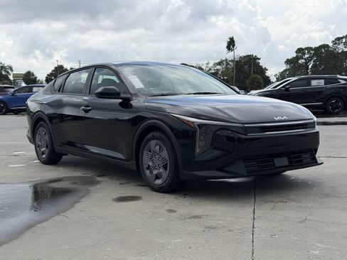 New 2026 Kia K4 FWD image 2