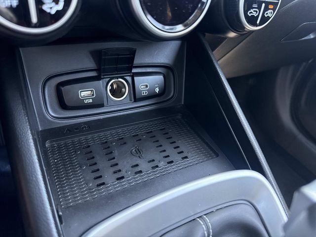 Certified 2026 Hyundai Venue SEL FWD image 32