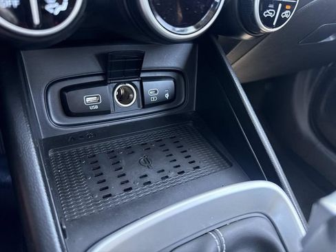 Certified 2026 Hyundai Venue SEL FWD image 32