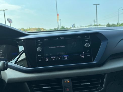 Certified 2023 Volkswagen Taos SE w/ Panoramic Sunroof Package AWD/4WD image 50