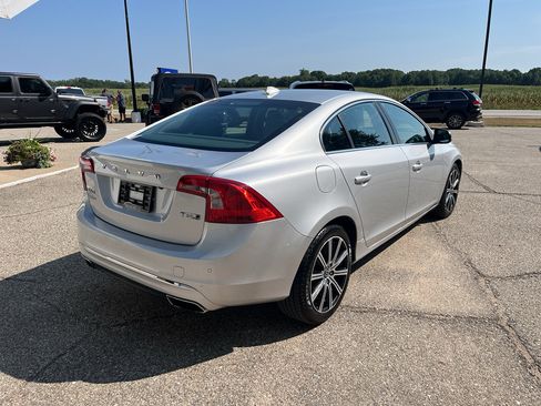 Used 2017 Volvo S60 T5 Inscription Platinum w/ Climate Package AWD/4WD image 6