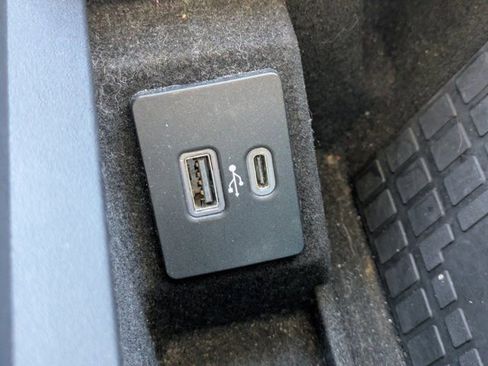 Used 2021 Lincoln Navigator Black Label w/ Cargo Convenience Package image 19