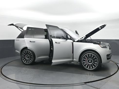 Used 2023 Land Rover Range Rover SE AWD/4WD image 44