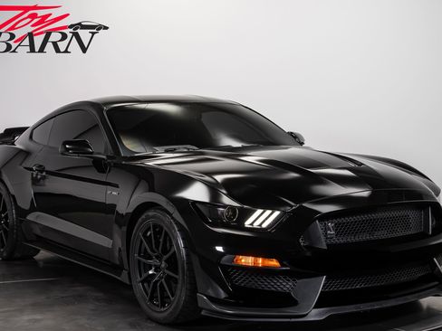 Used 2016 Ford Mustang Shelby GT350 w/ Technology Package RWD image 7