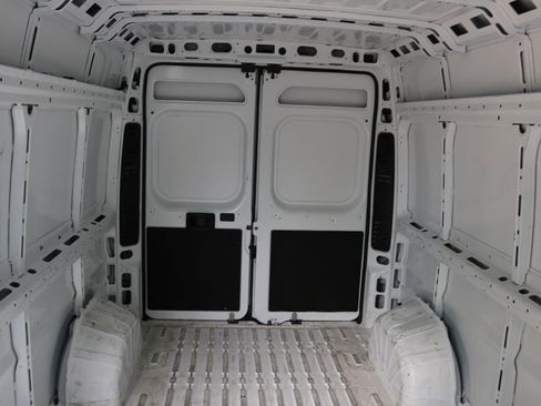 Used 2025 RAM ProMaster 2500 w/ Convenience Group FWD image 19
