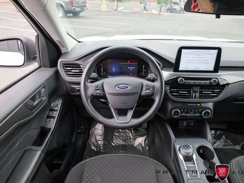 Used 2025 Ford Escape Active AWD/4WD image 2