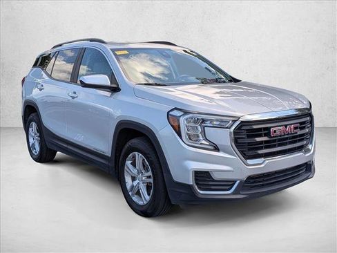 Used 2022 GMC Terrain SLE w/ Driver Convenience Package AWD/4WD image 4