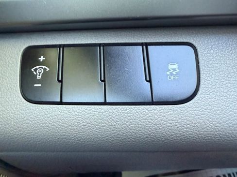 Used 2018 Hyundai Elantra SE w/ SE Connectivity Package 04 image 21