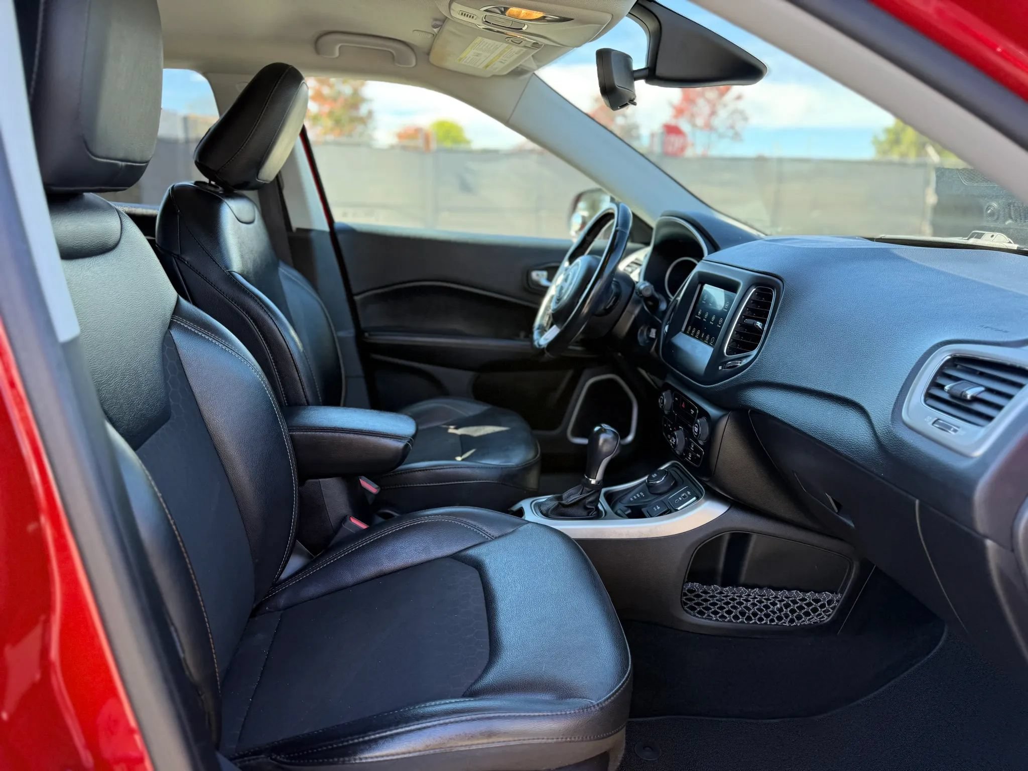 Used 2020 Jeep Compass Latitude w/ Cold Weather Group AWD/4WD image 18