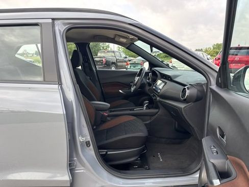 Used 2021 Nissan Kicks SR FWD image 19