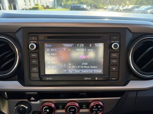 Used 2018 Toyota Tacoma SR5 AWD/4WD image 20