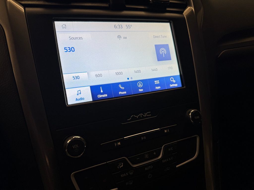 Used 2019 Ford Fusion SE AWD/4WD image 13