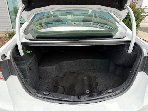 Used 2020 Ford Fusion SE FWD image 38