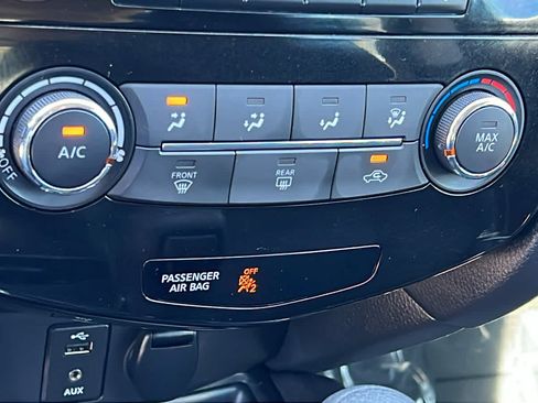 Used 2015 Nissan Rogue S FWD image 14
