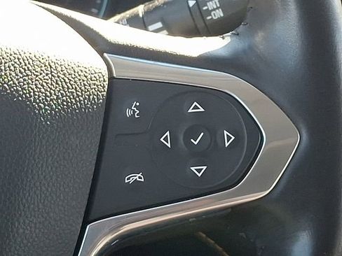 Used 2021 Chevrolet Traverse RS image 25