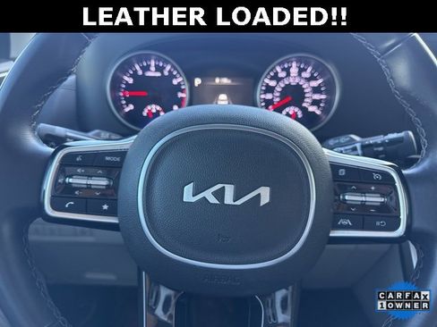 Used 2024 Kia Carnival LX image 41