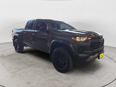 Certified 2024 Chevrolet Colorado Trail Boss w/ Technology Package AWD/4WD image 3