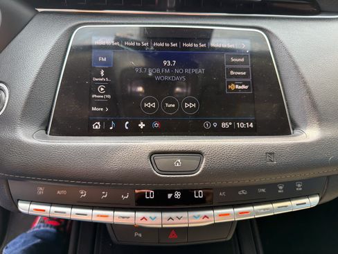 Used 2021 Cadillac XT4 Premium Luxury FWD image 18