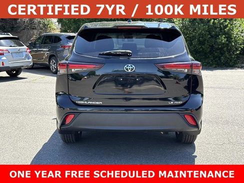Used 2024 Toyota Highlander LE AWD/4WD image 3