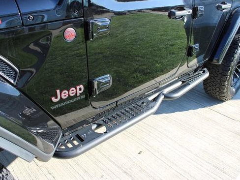 Used 2025 Jeep Wrangler Unlimited Rubicon AWD/4WD image 31