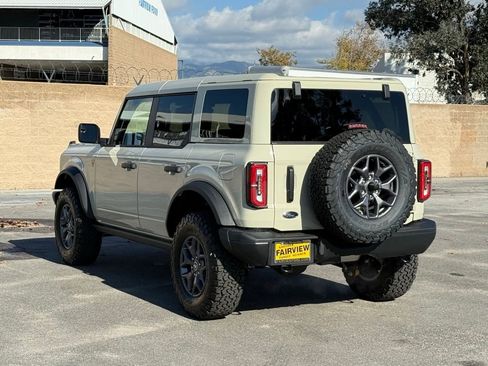 New 2025 Ford Bronco Badlands image 4