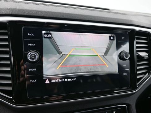 Used 2022 Volkswagen Atlas Cross Sport SE image 16