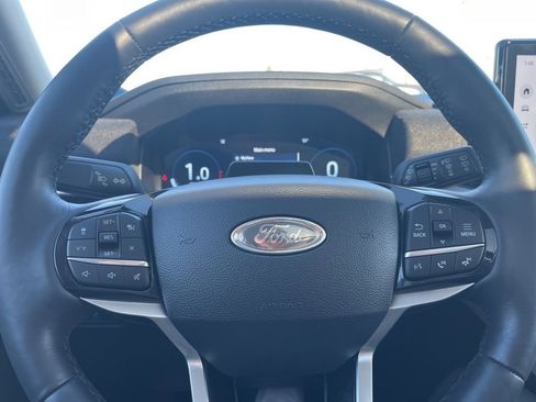 Used 2025 Ford Explorer Platinum w/ Ultimate Package image 17