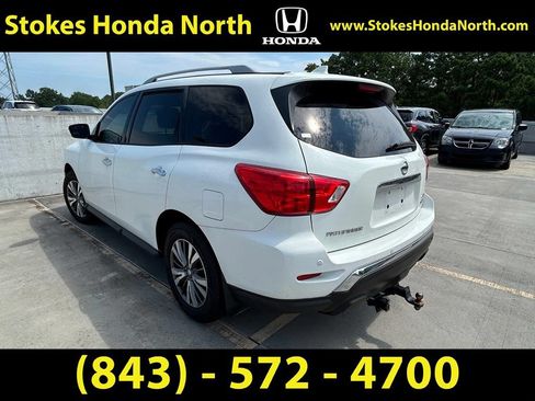 Used 2020 Nissan Pathfinder SV AWD/4WD image 3